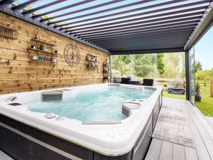 Photo 33- click for photo gallery